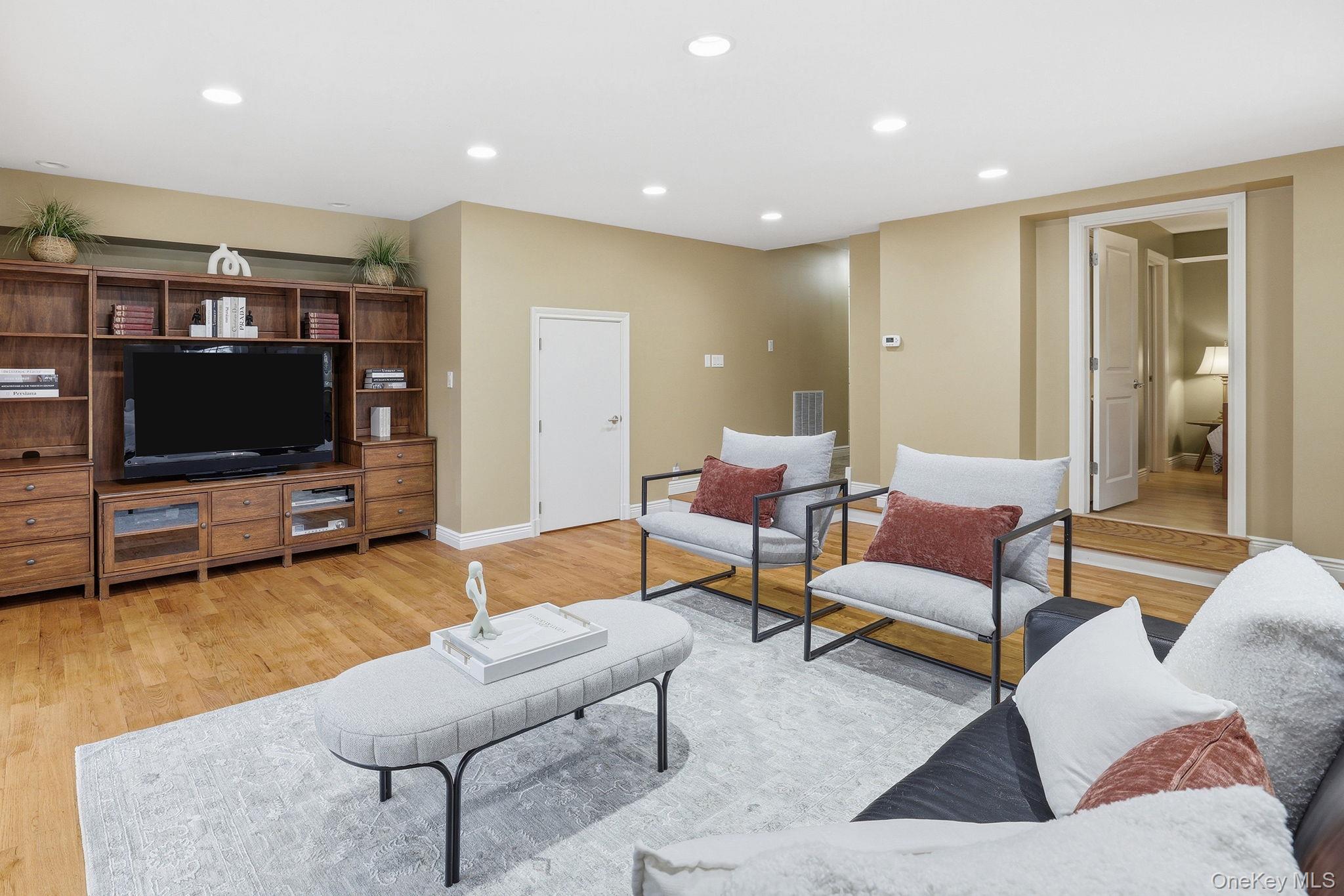 25 Andrea Lane, Scarsdale, NY 10583