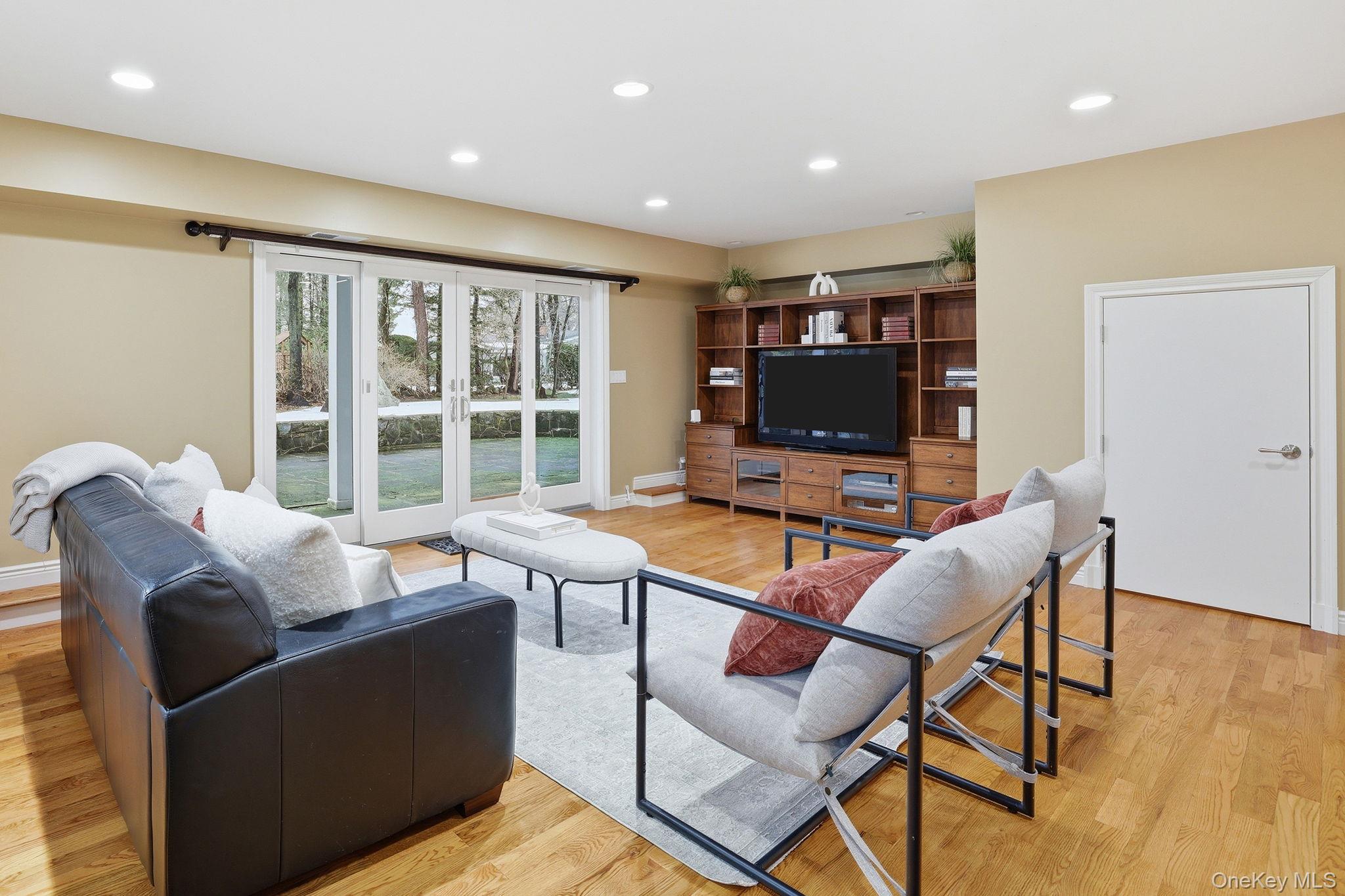 25 Andrea Lane, Scarsdale, NY 10583