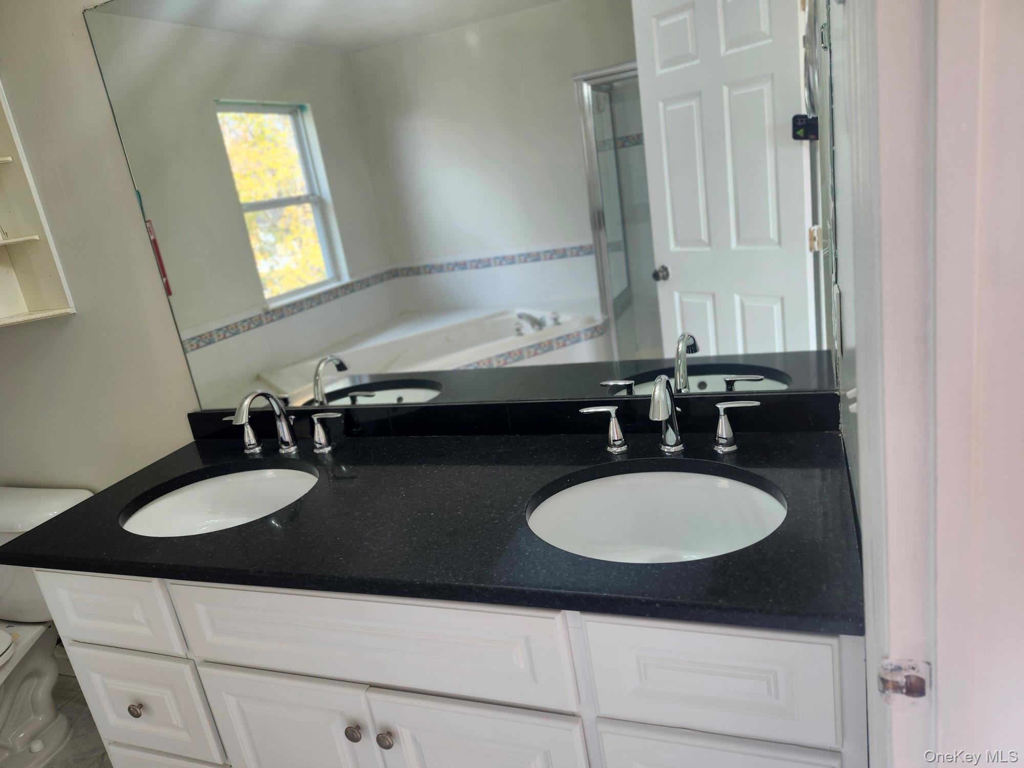 4 Gatz Road, Riverhead, NY 11901