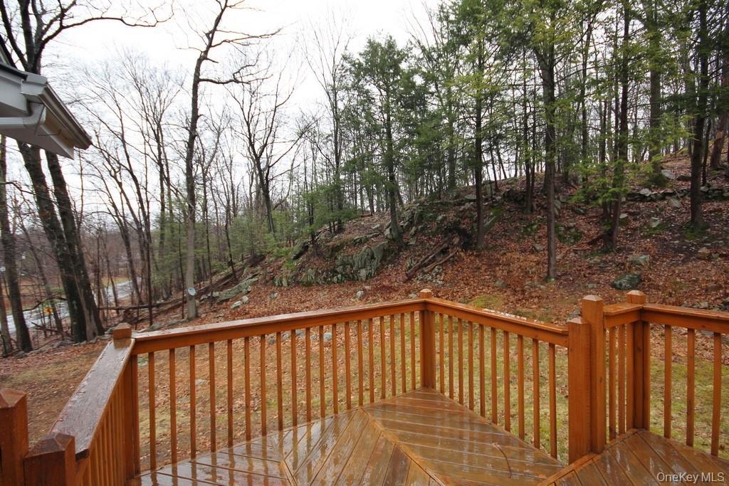 1432 E Mombasha Road, Monroe, NY 10950