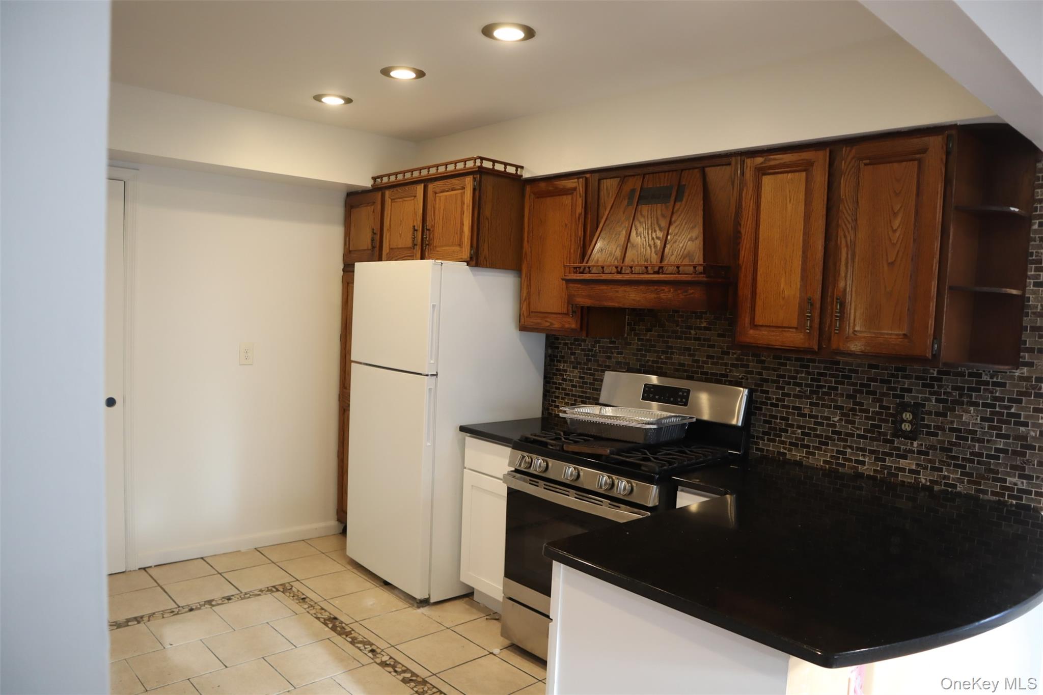 1432 E Mombasha Road, Monroe, NY 10950