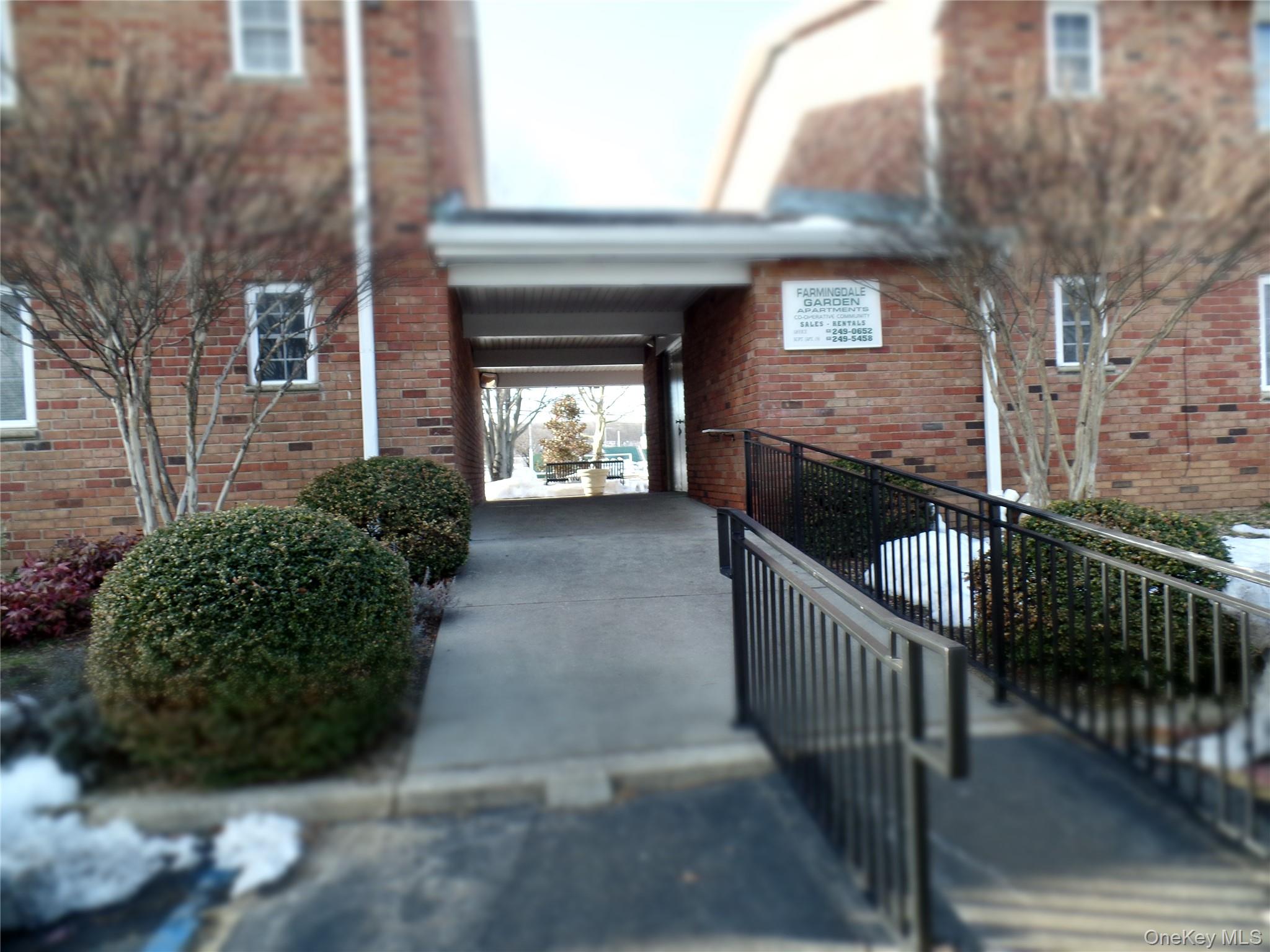 1233 Melville Rd # 24, Farmingdale, NY 11735