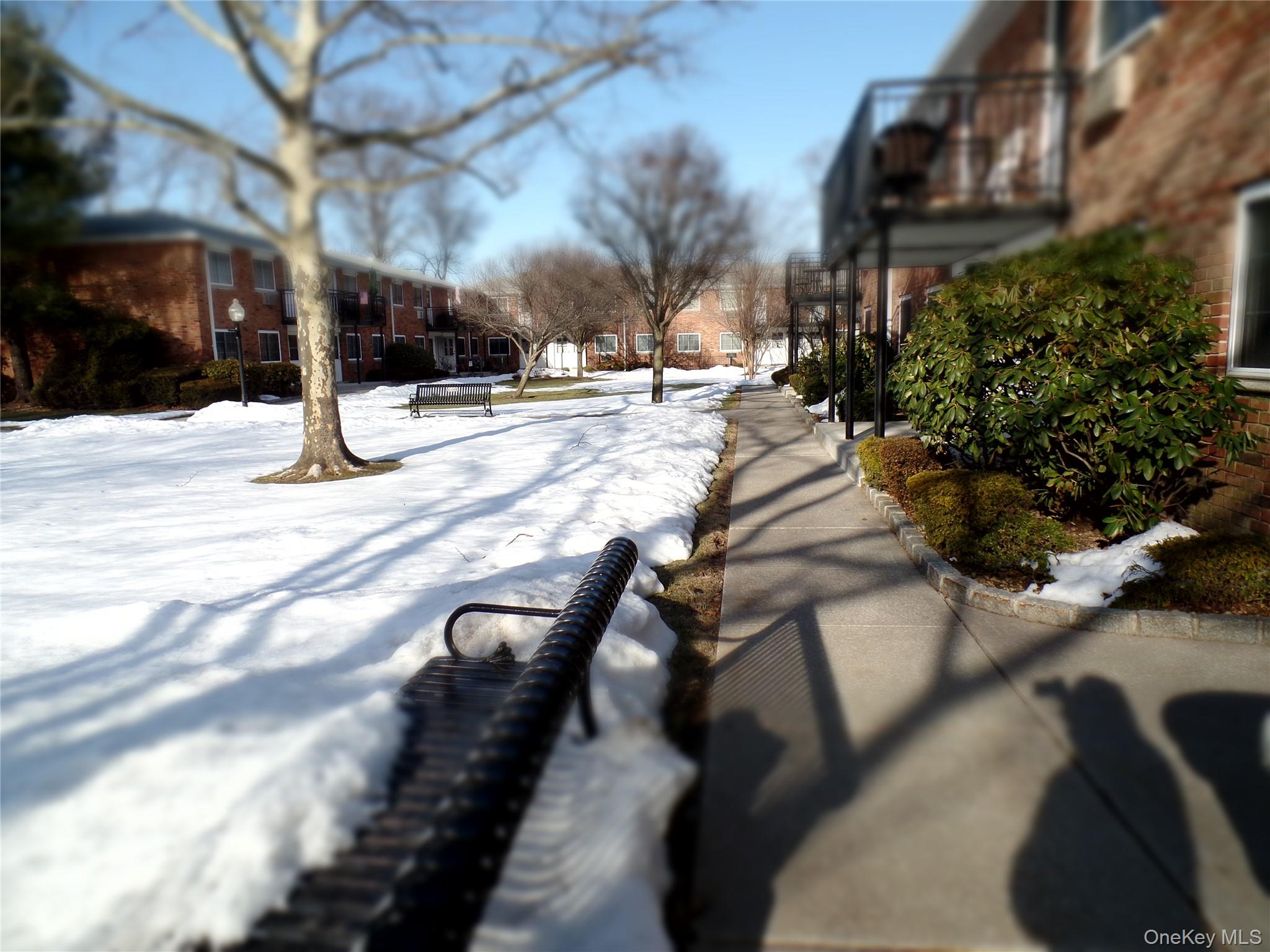 1233 Melville Rd # 24, Farmingdale, NY 11735