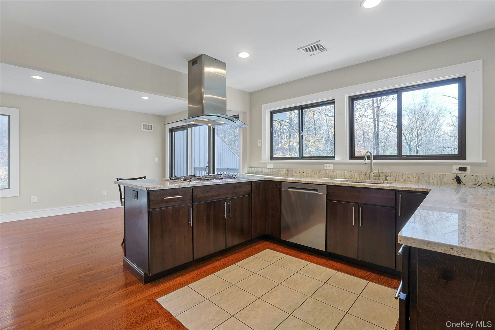 300 Clausland Mountain Road, Blauvelt, NY 10913