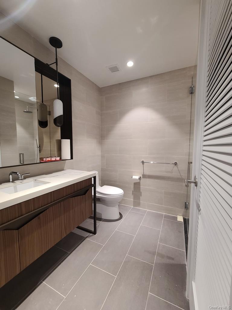 133-27 39th Avenue # 11D, Flushing, NY 11354