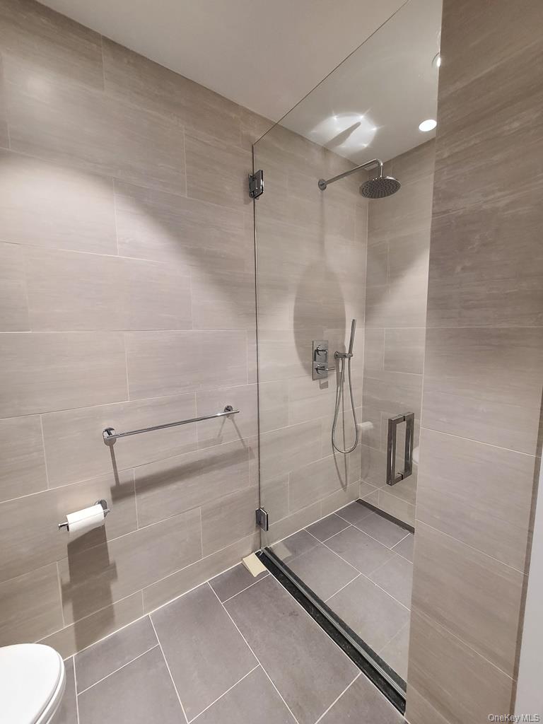 133-27 39th Avenue # 11D, Flushing, NY 11354