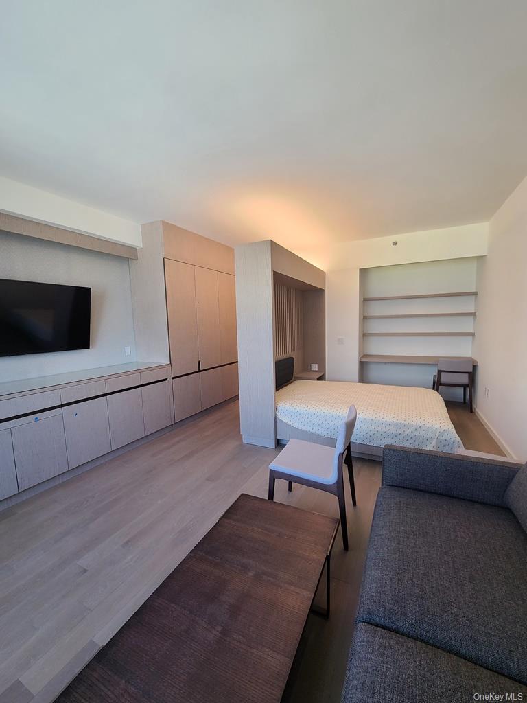 133-27 39th Avenue # 11D, Flushing, NY 11354