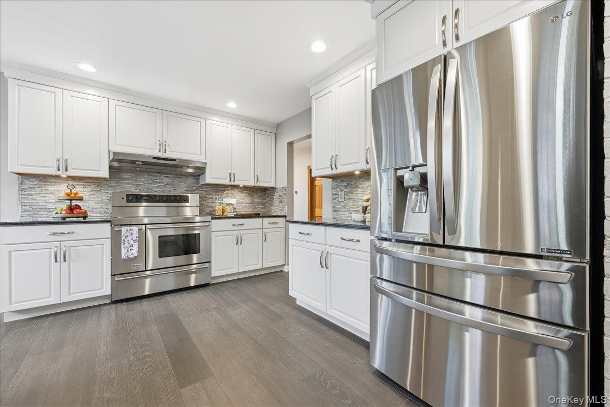 89 Woodsome Road, Babylon, NY 11702