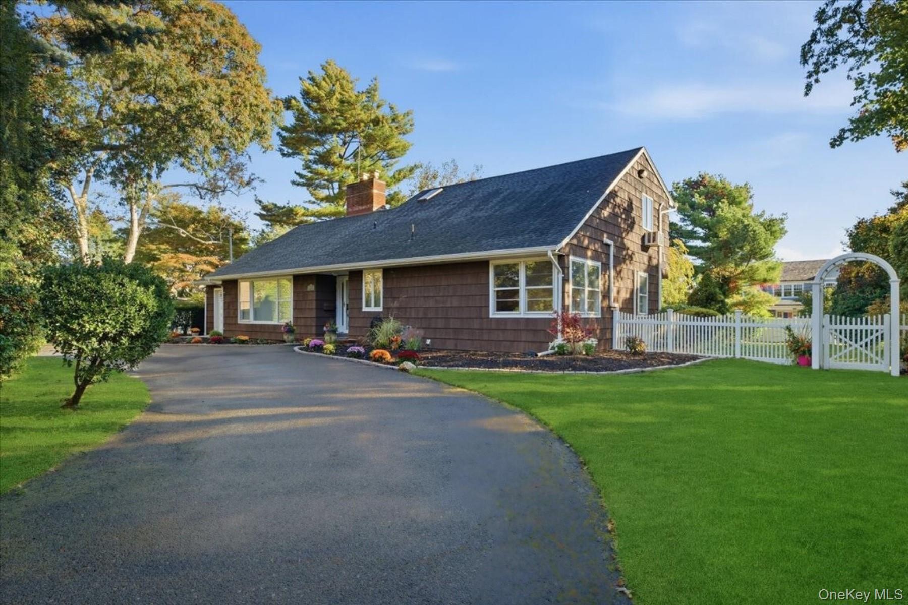 89 Woodsome Road, Babylon, NY 11702