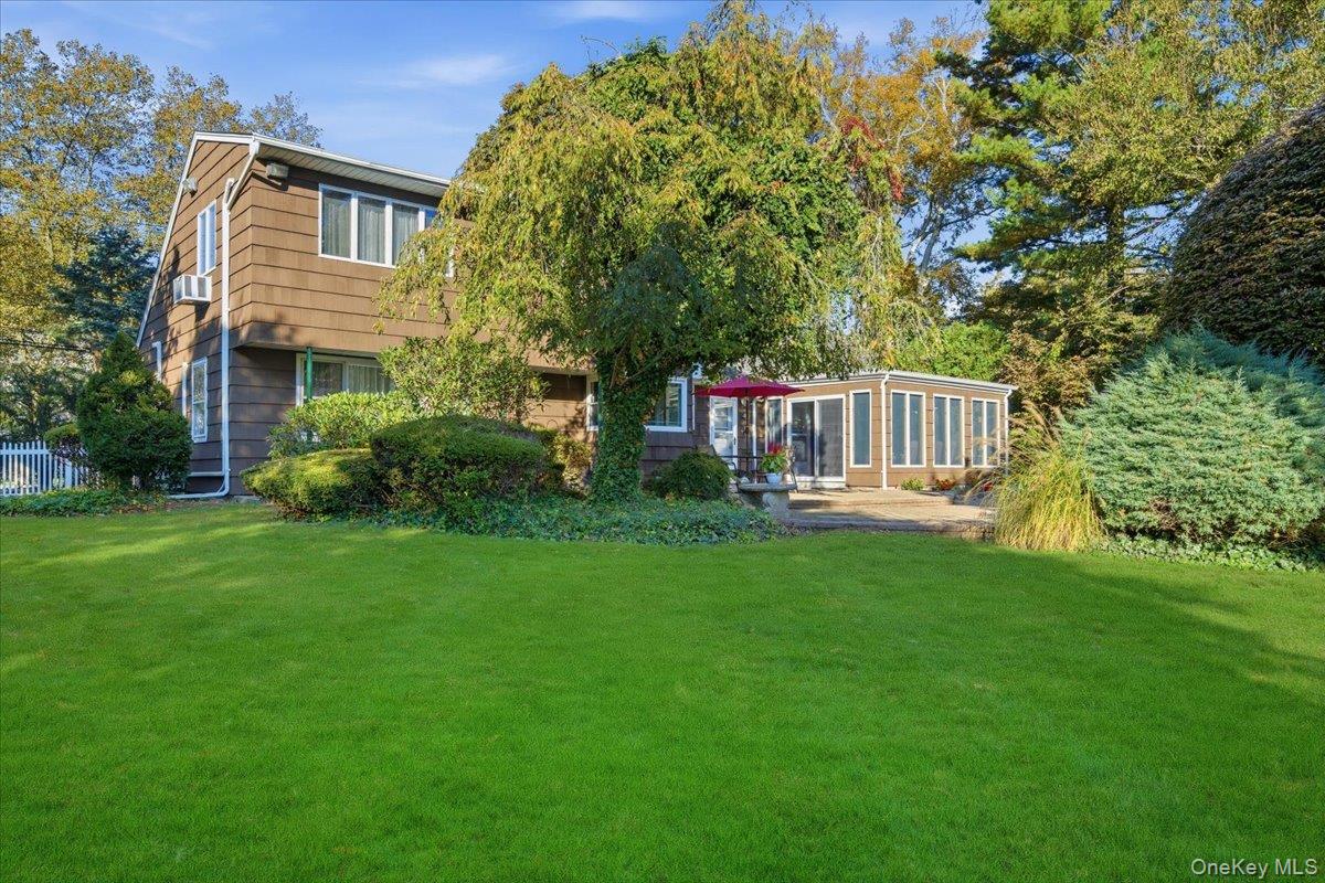 89 Woodsome Road, Babylon, NY 11702