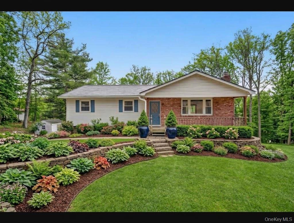 36 Sands Point Road, Washingtonville, NY 10992