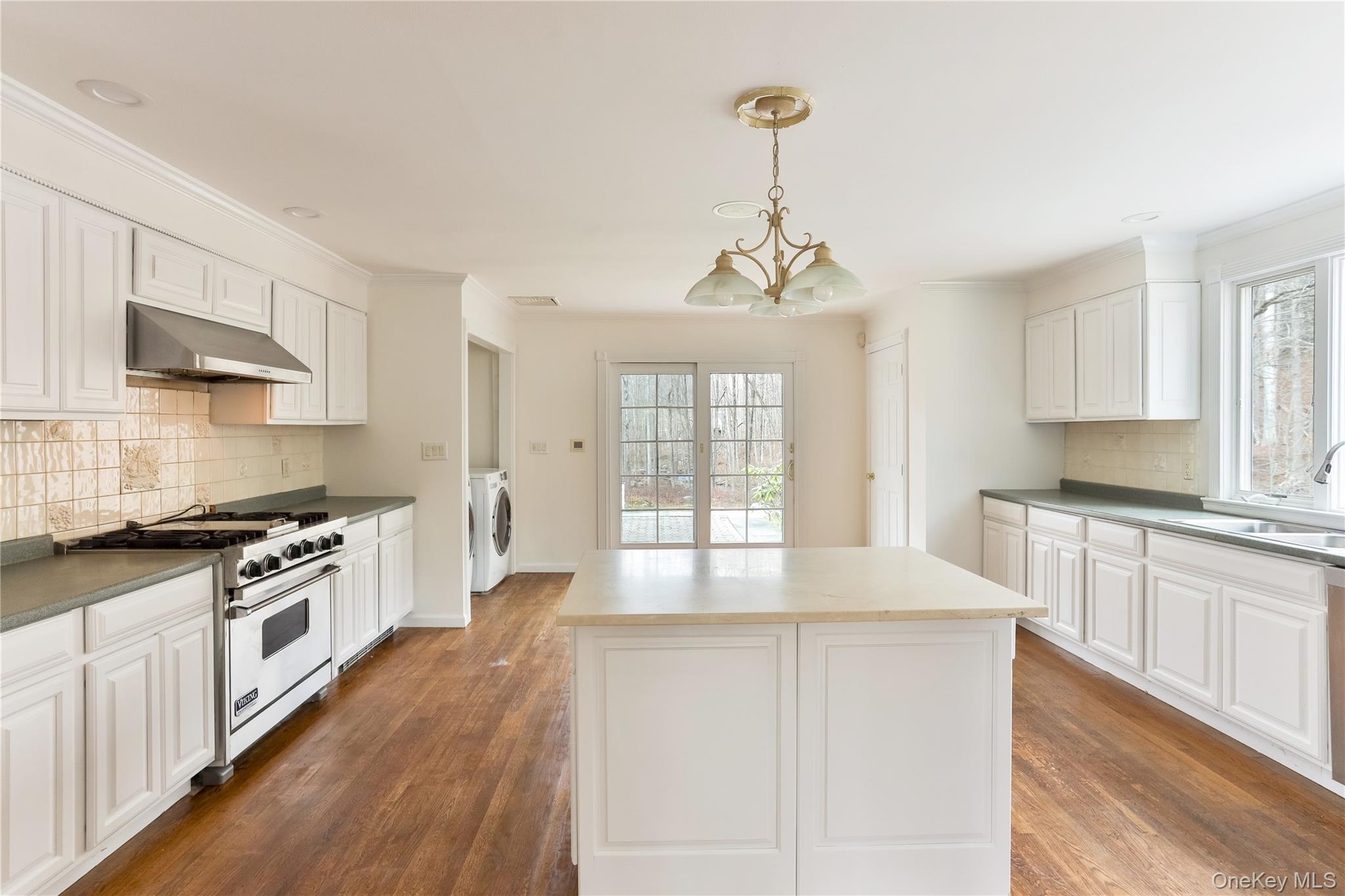 65 Red Oak Lane, Mount Kisco, NY 10549