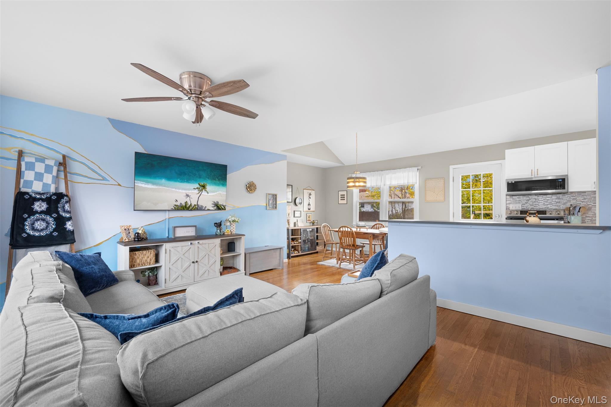 15 Goldsmith Avenue, Greenlawn, NY 11740