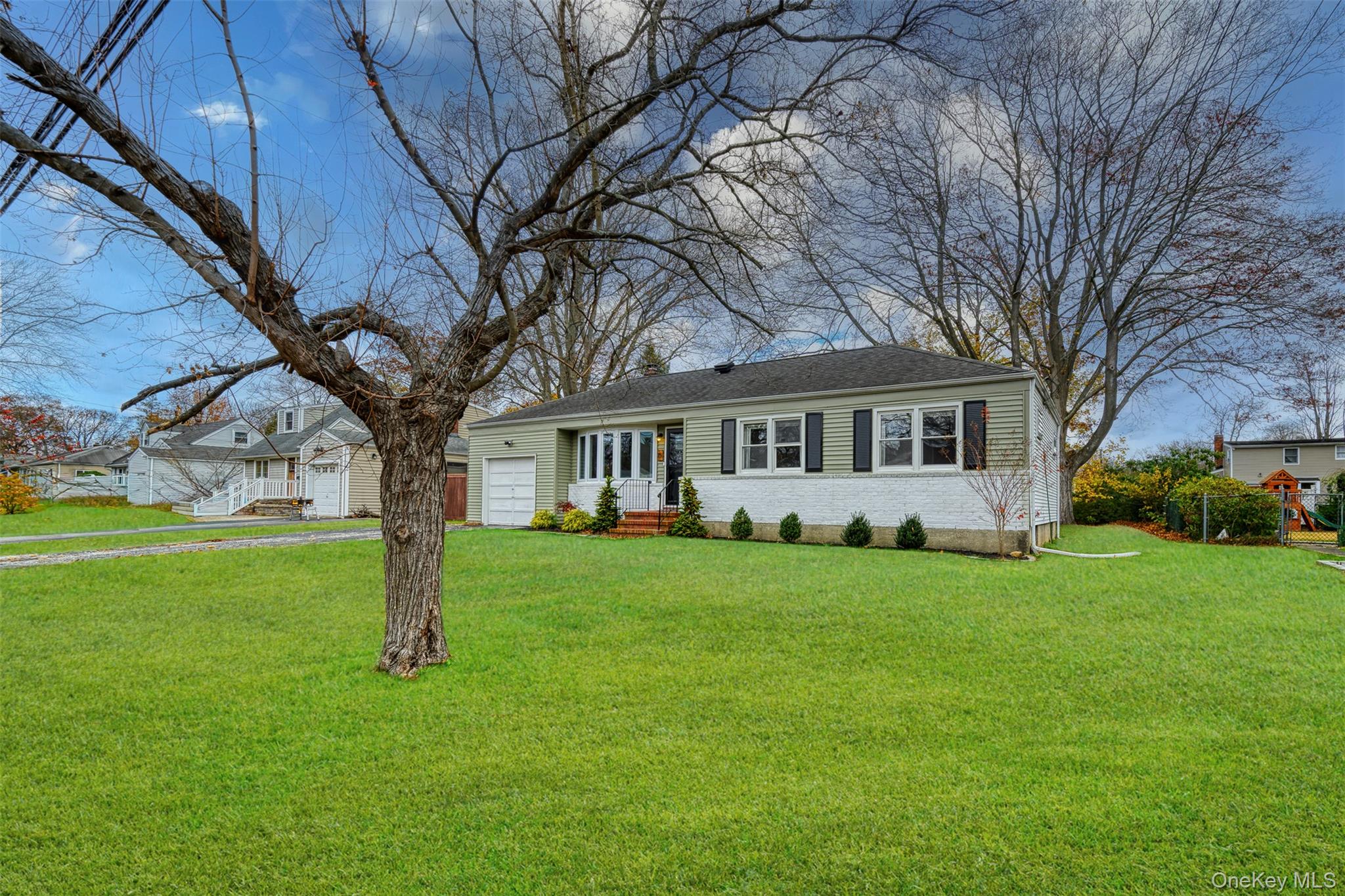 15 Goldsmith Avenue, Greenlawn, NY 11740