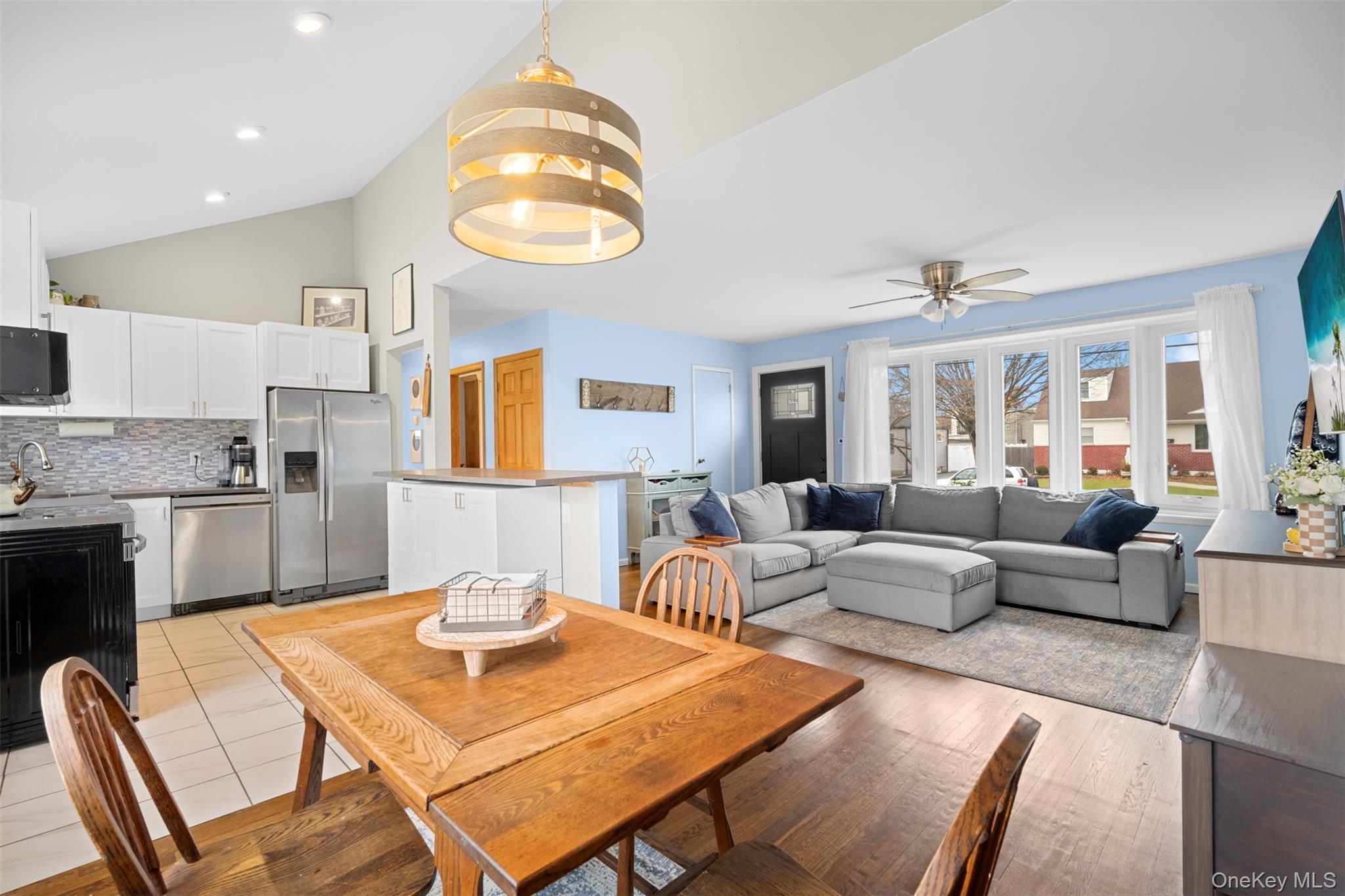 15 Goldsmith Avenue, Greenlawn, NY 11740