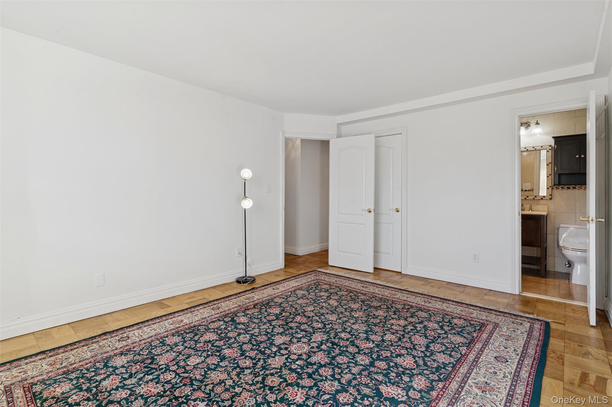 157 Hempstead Avenue # B20, Lynbrook, NY 11563