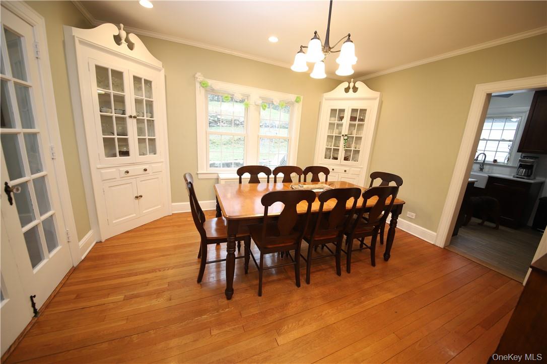 15 Beacon Hill Road, Ardsley, NY 10502