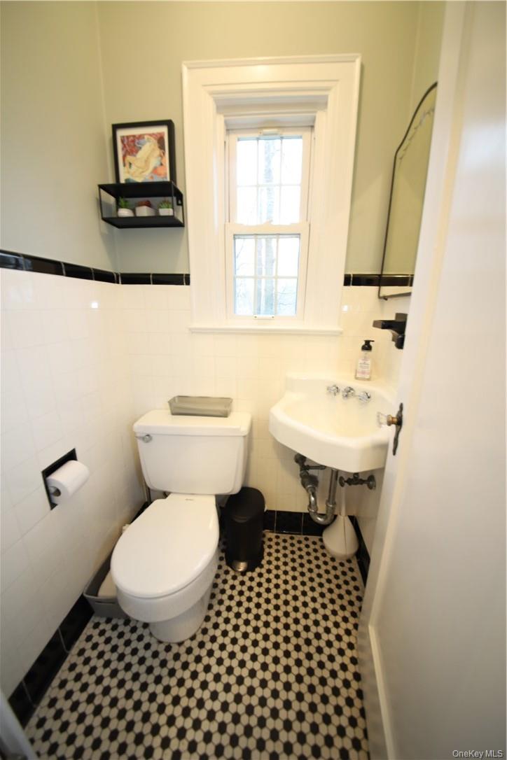 15 Beacon Hill Road, Ardsley, NY 10502