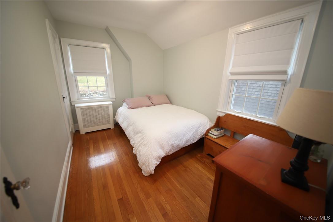 15 Beacon Hill Road, Ardsley, NY 10502