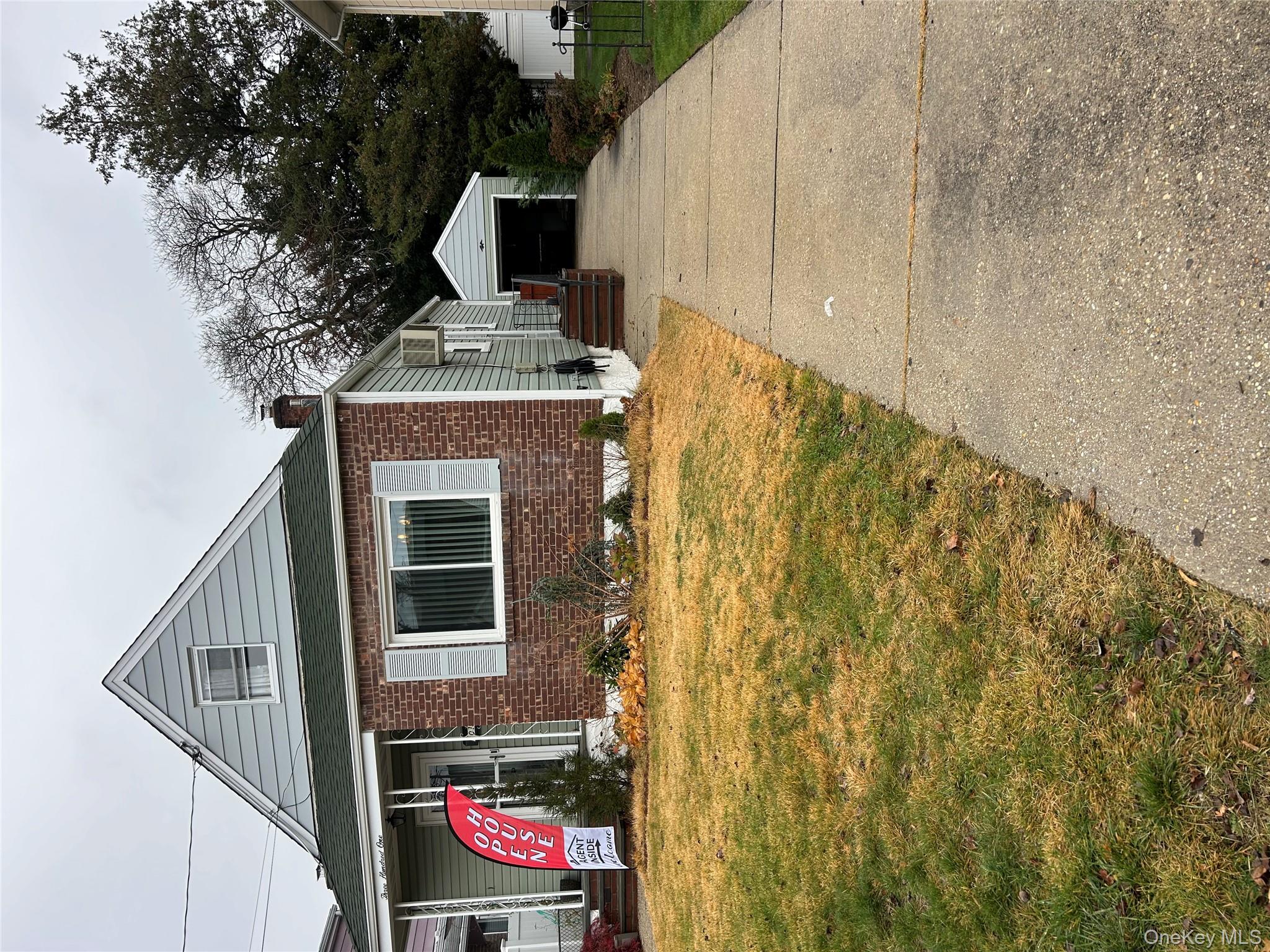 301 Hoffman Street, Franklin Square, NY 11010