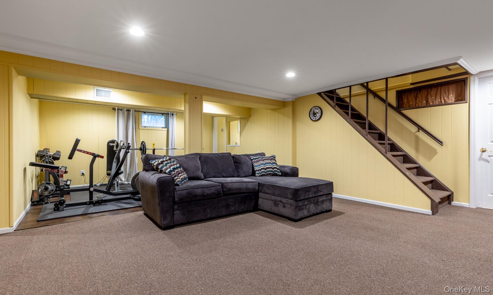 16 E Hill Drive, Smithtown, NY 11787