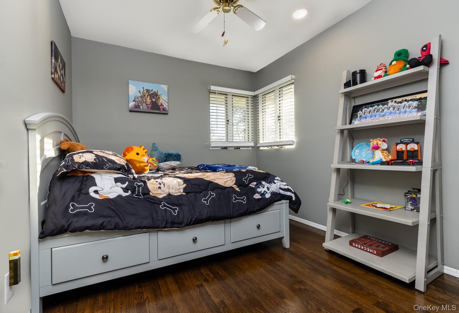 16 E Hill Drive, Smithtown, NY 11787