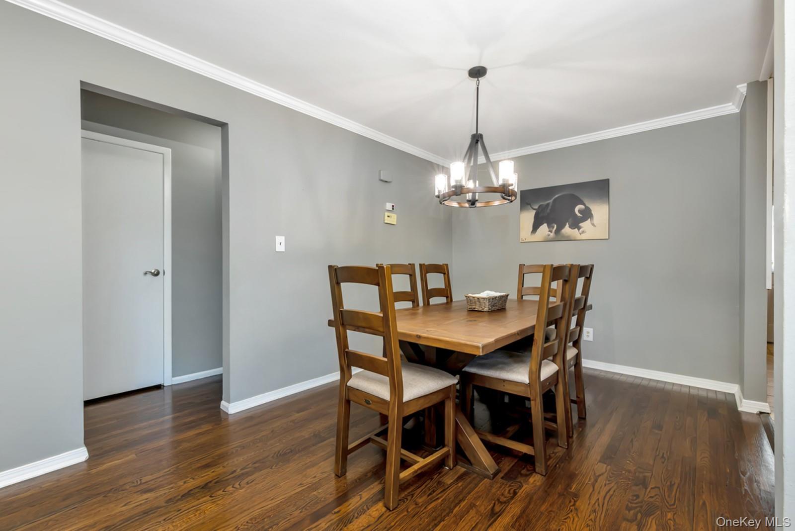 16 E Hill Drive, Smithtown, NY 11787