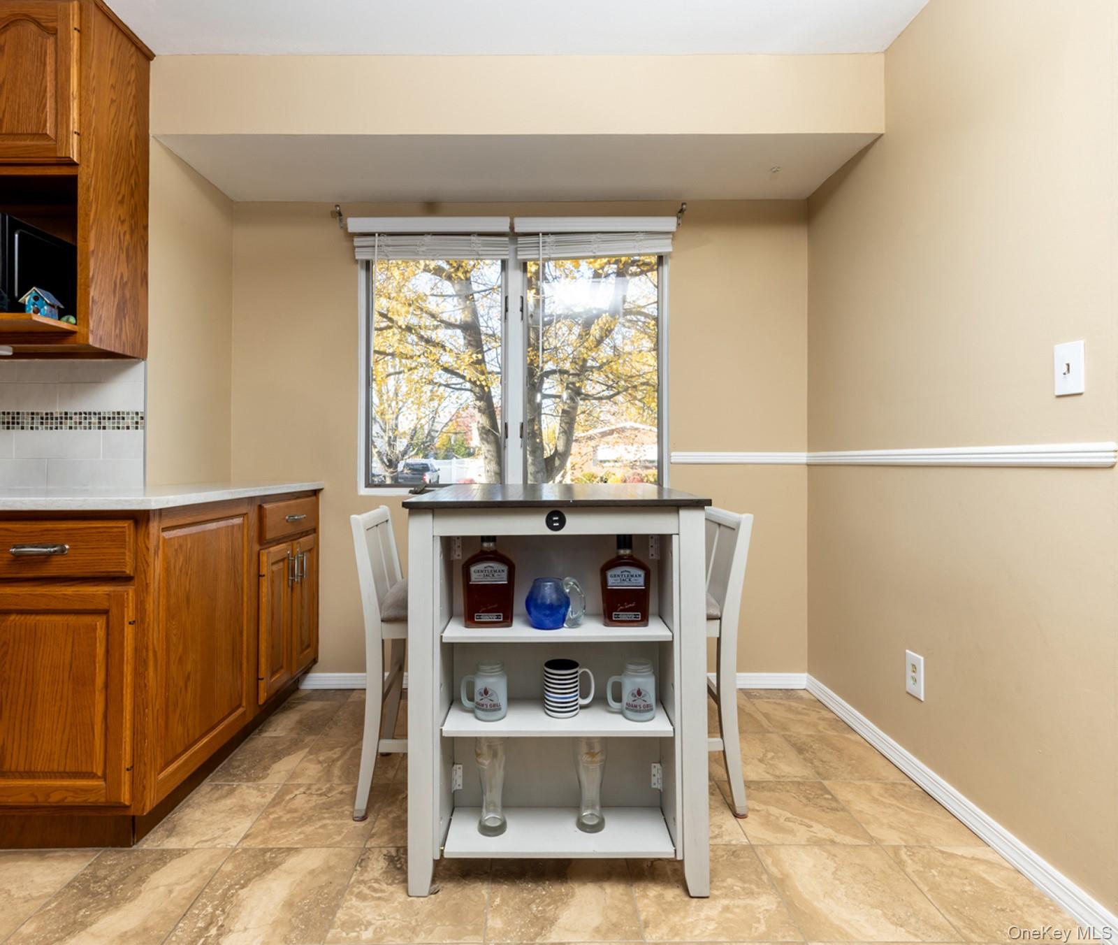 16 E Hill Drive, Smithtown, NY 11787