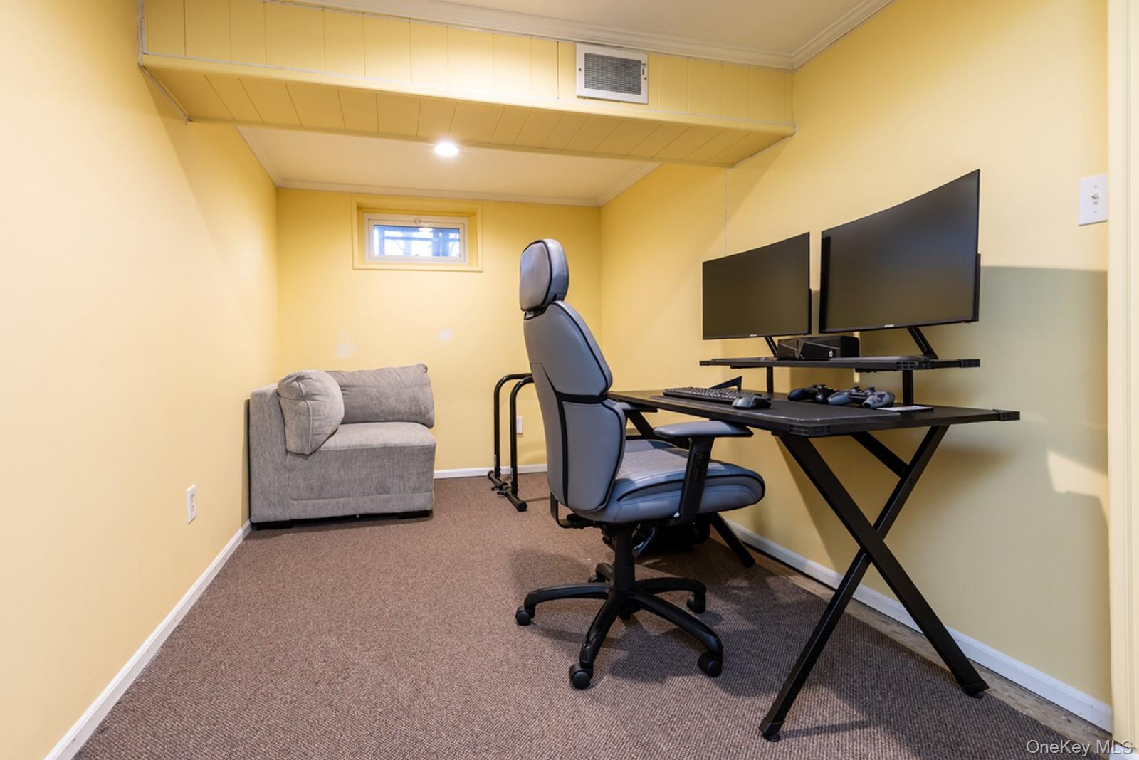 16 E Hill Drive, Smithtown, NY 11787