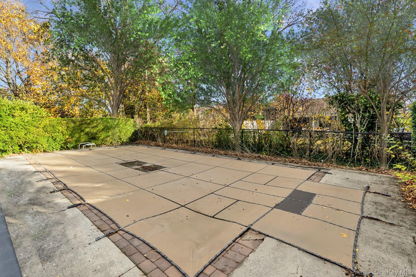 16 E Hill Drive, Smithtown, NY 11787