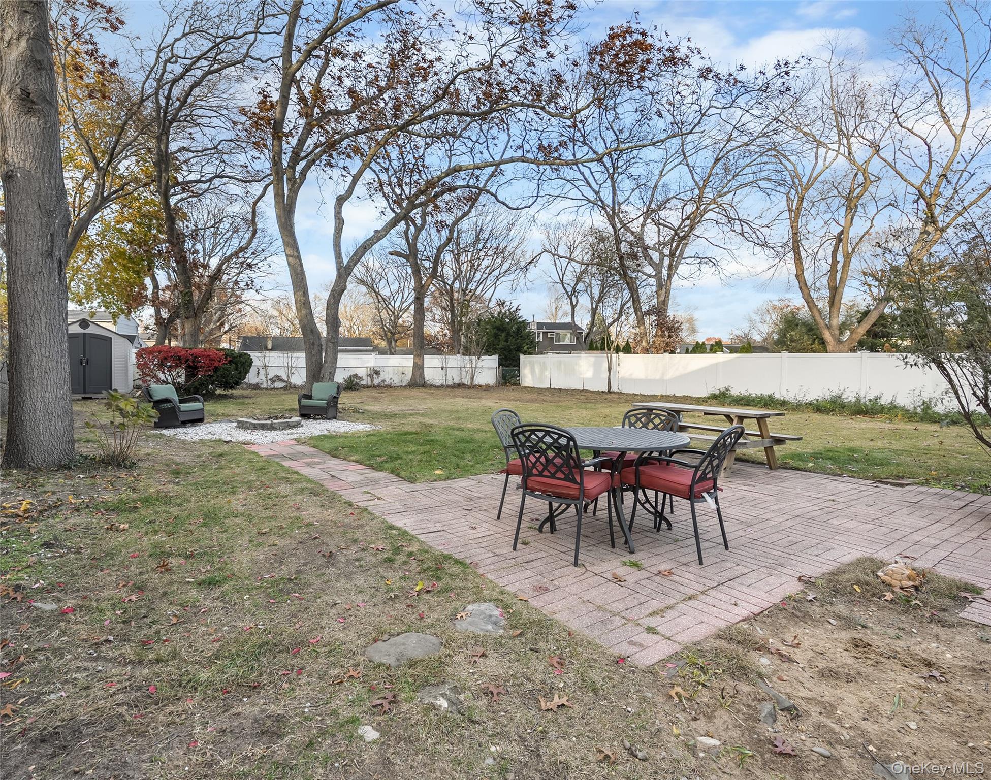 19 Corvette Road, Selden, NY 11784