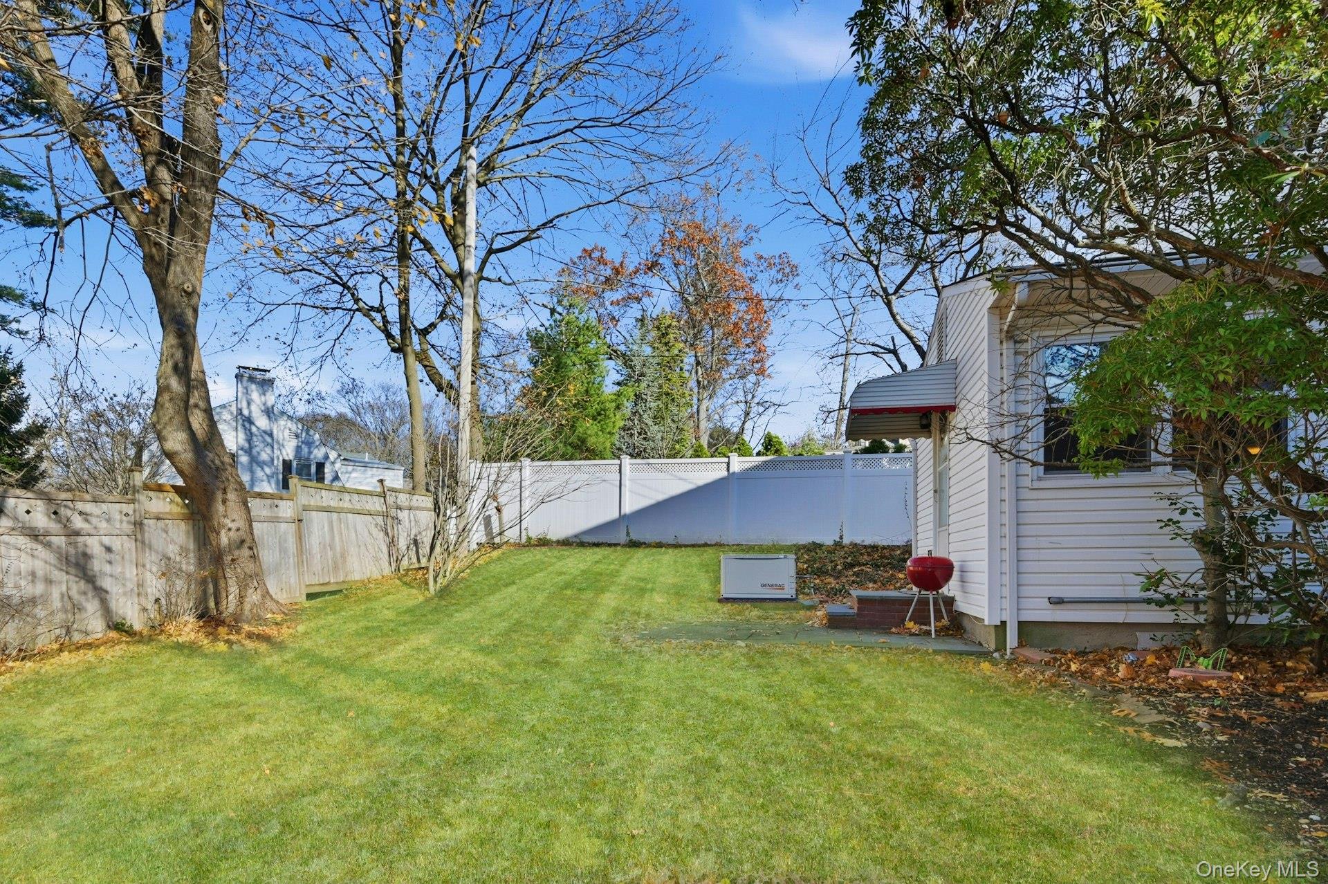 1 Hillcrest Road, Port Washington, NY 11050