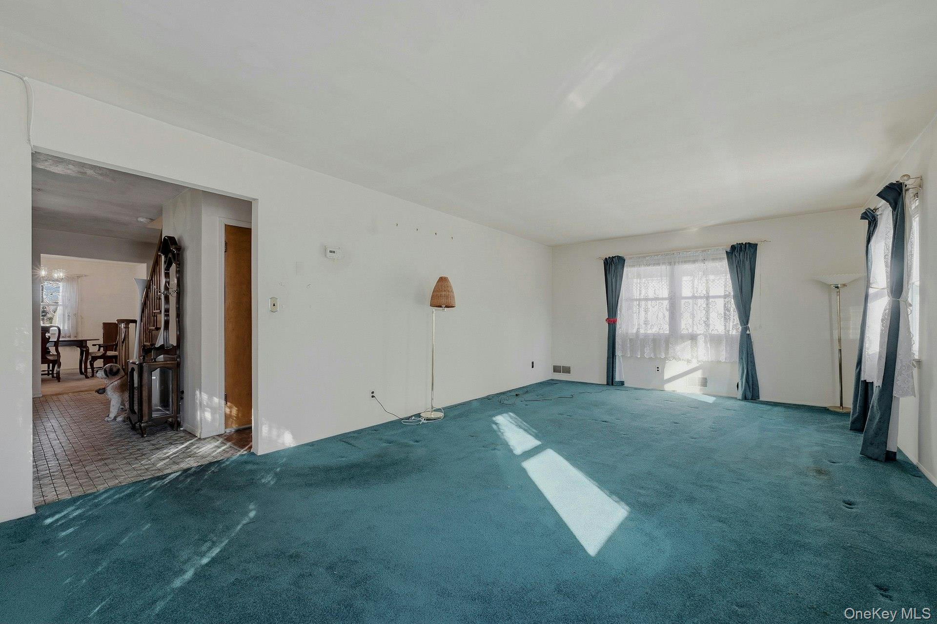 1 Hillcrest Road, Port Washington, NY 11050