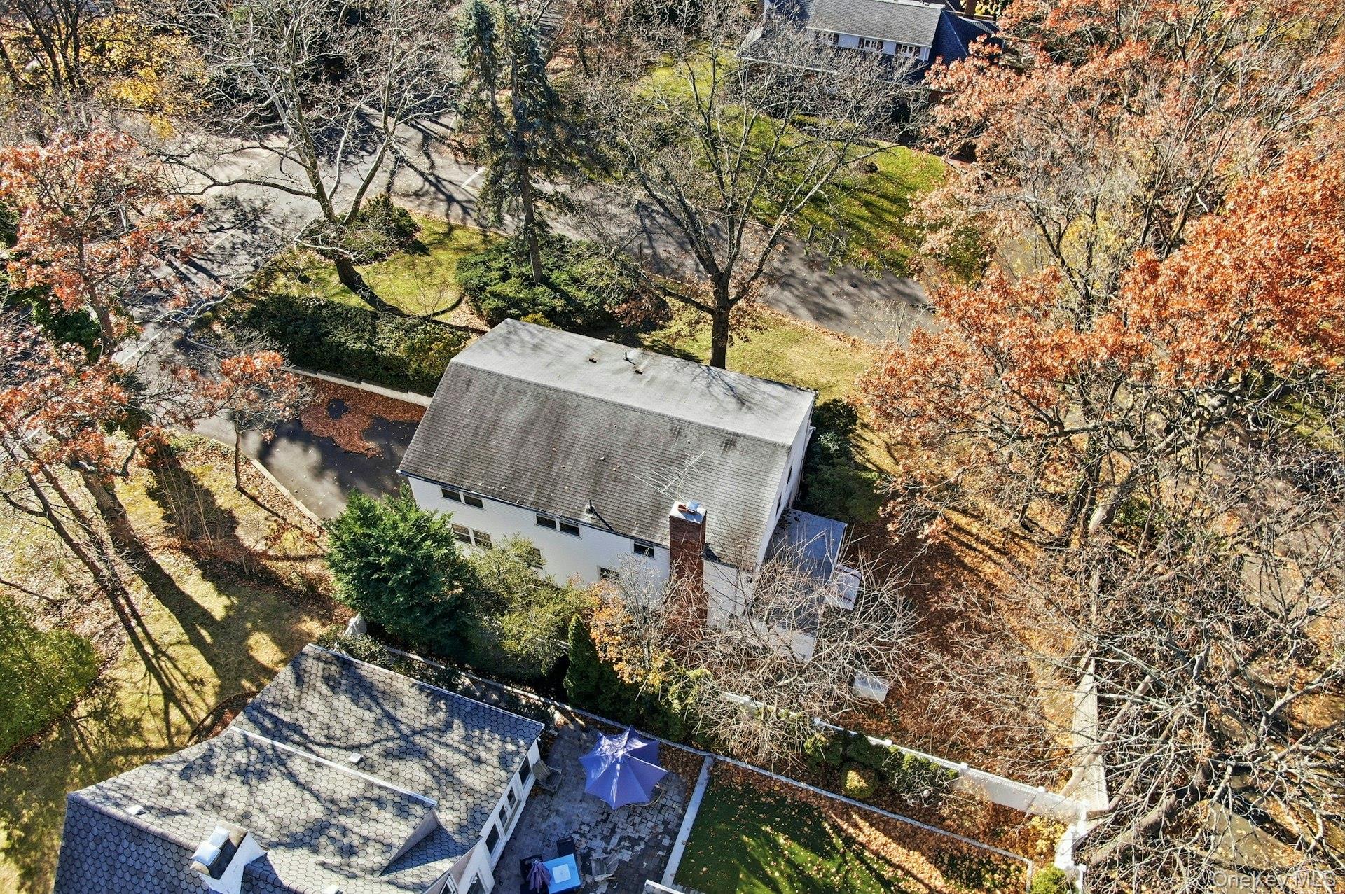 1 Hillcrest Road, Port Washington, NY 11050