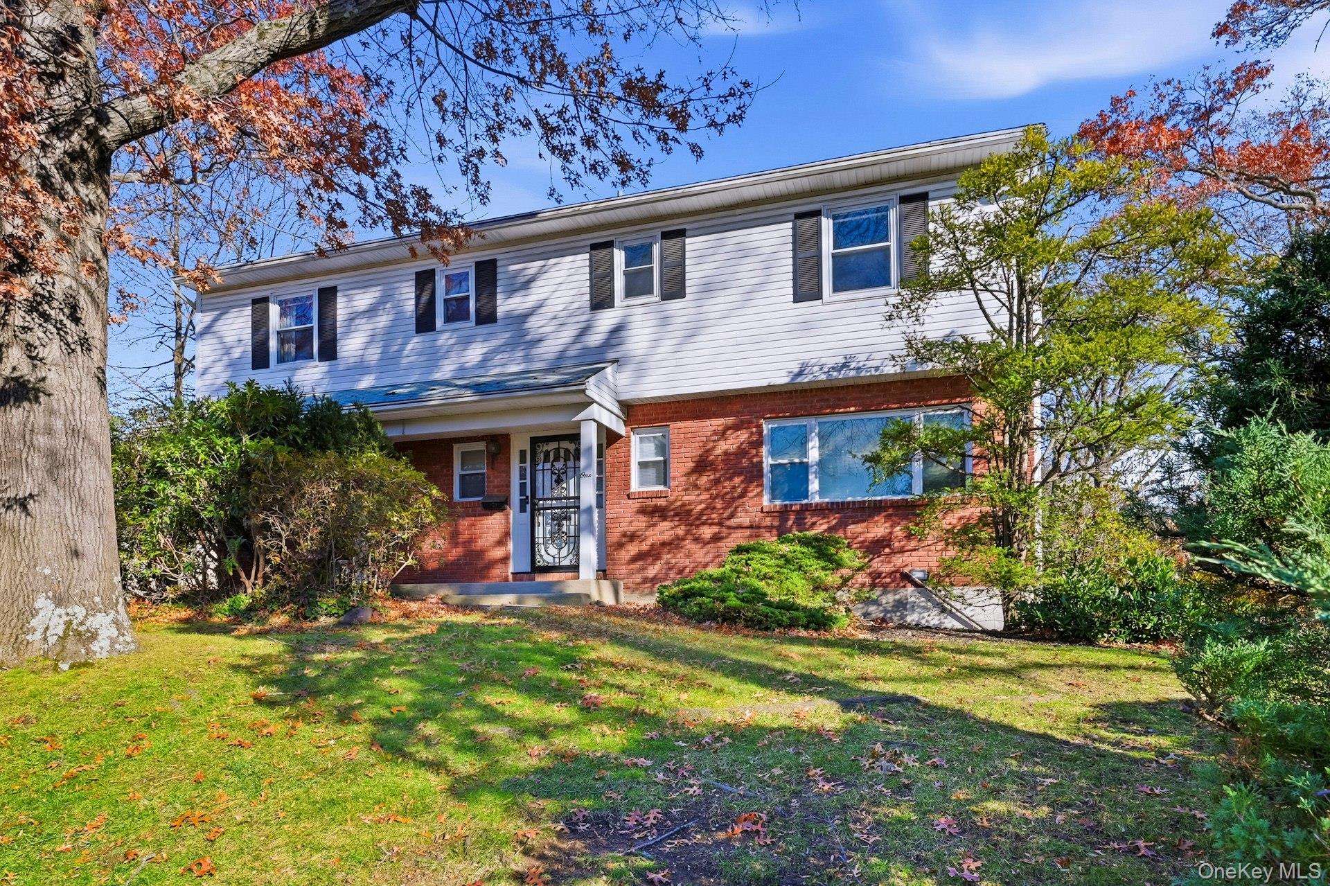 1 Hillcrest Road, Port Washington, NY 11050