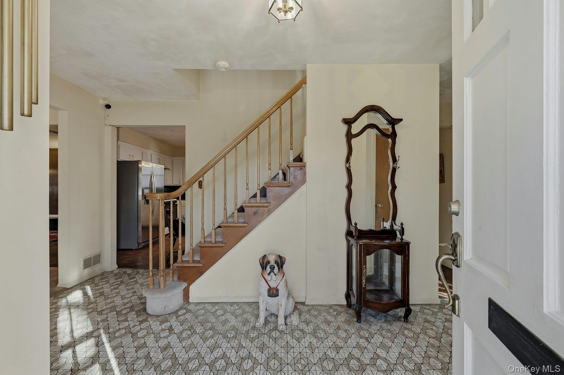 1 Hillcrest Road, Port Washington, NY 11050