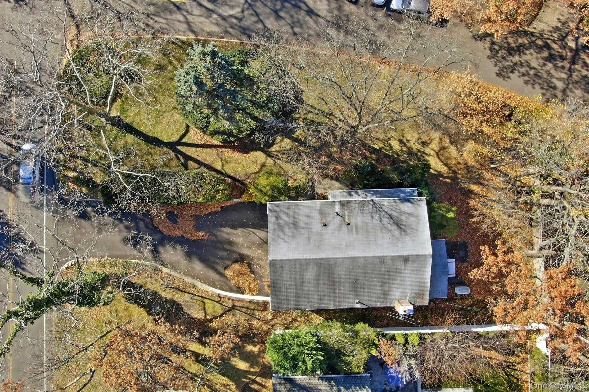 1 Hillcrest Road, Port Washington, NY 11050