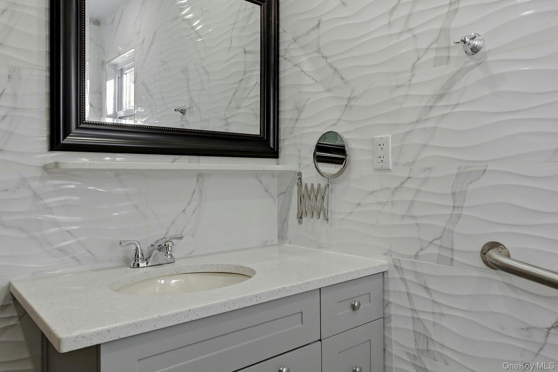 1 Hillcrest Road, Port Washington, NY 11050