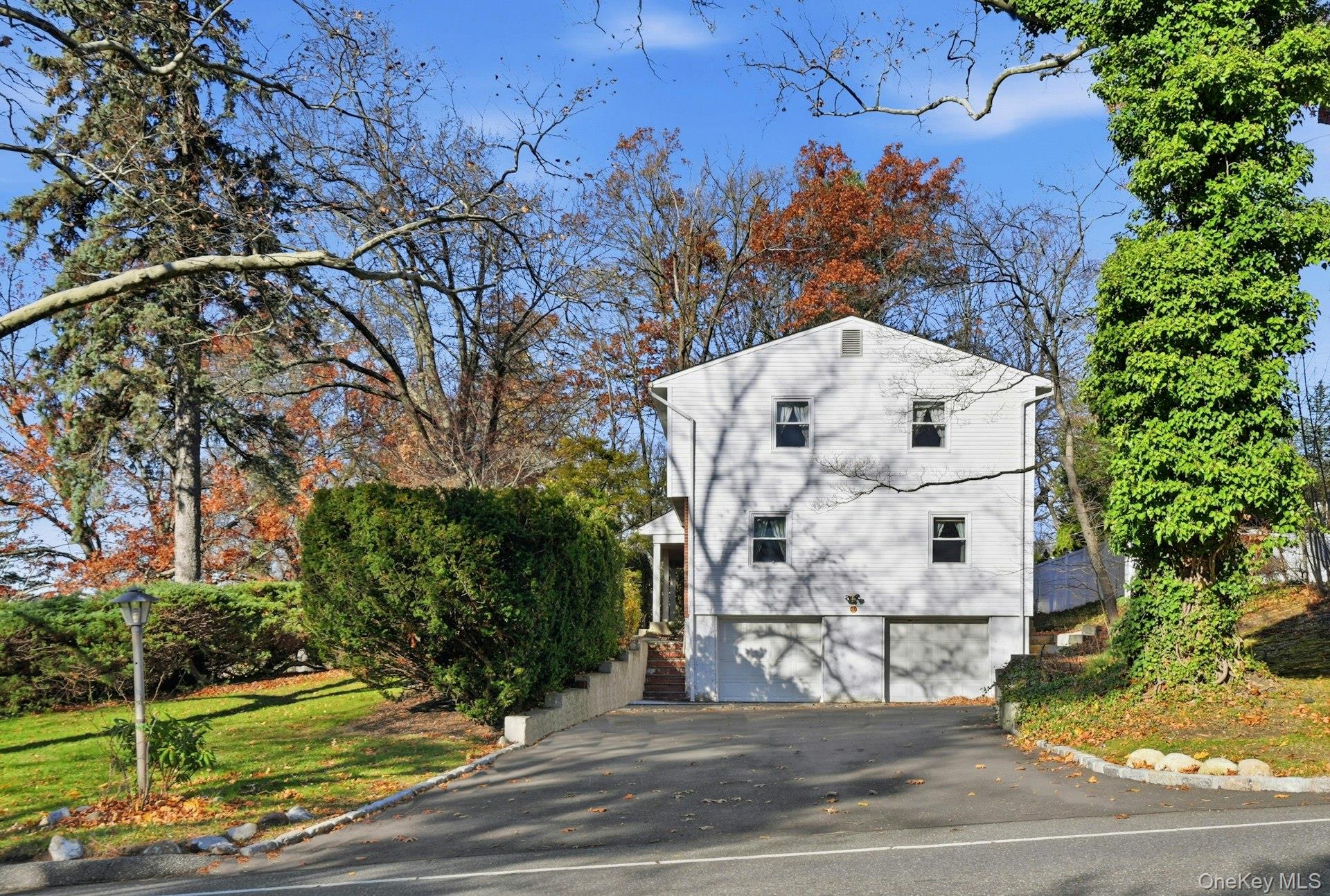 1 Hillcrest Road, Port Washington, NY 11050