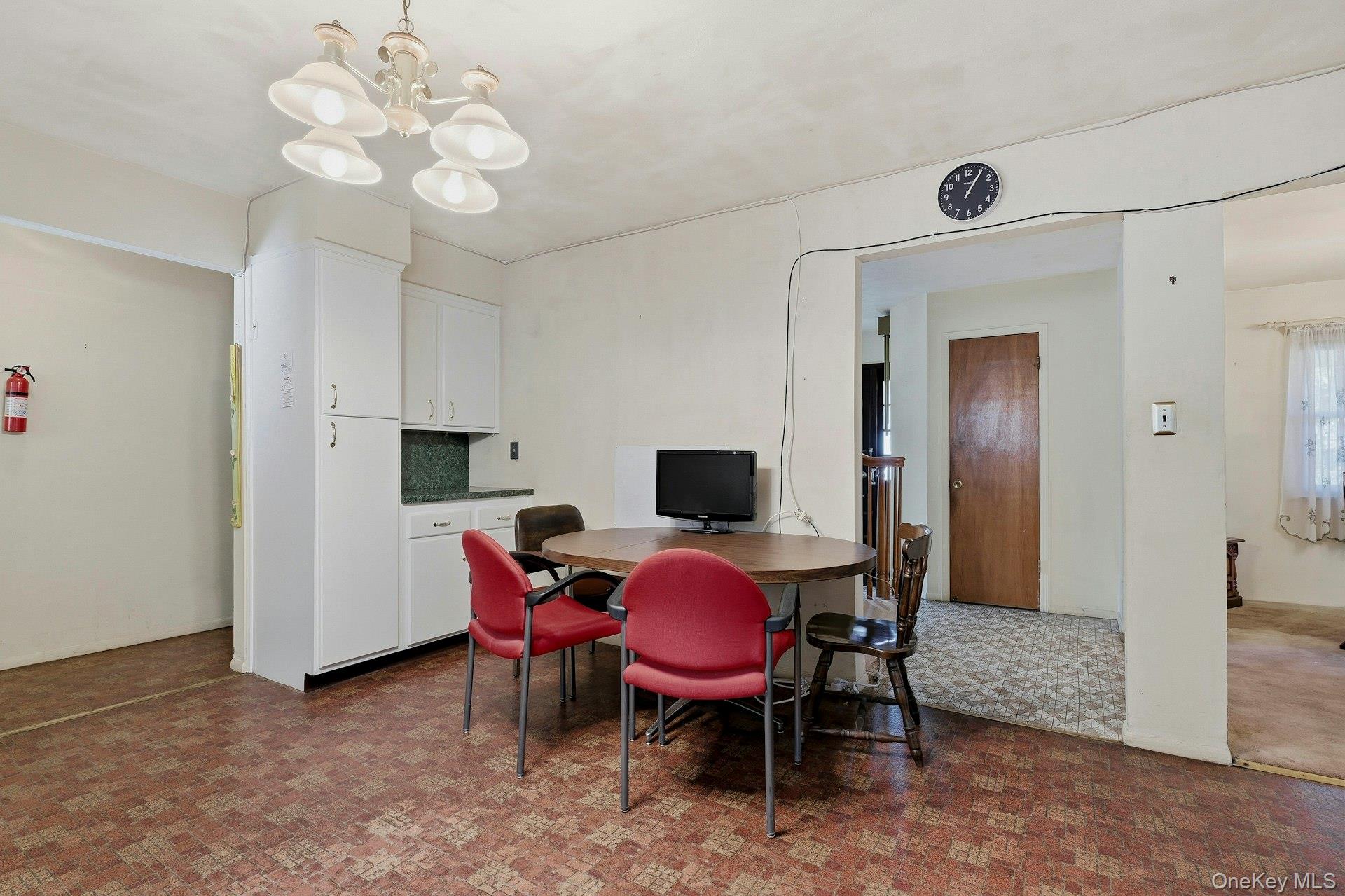 1 Hillcrest Road, Port Washington, NY 11050