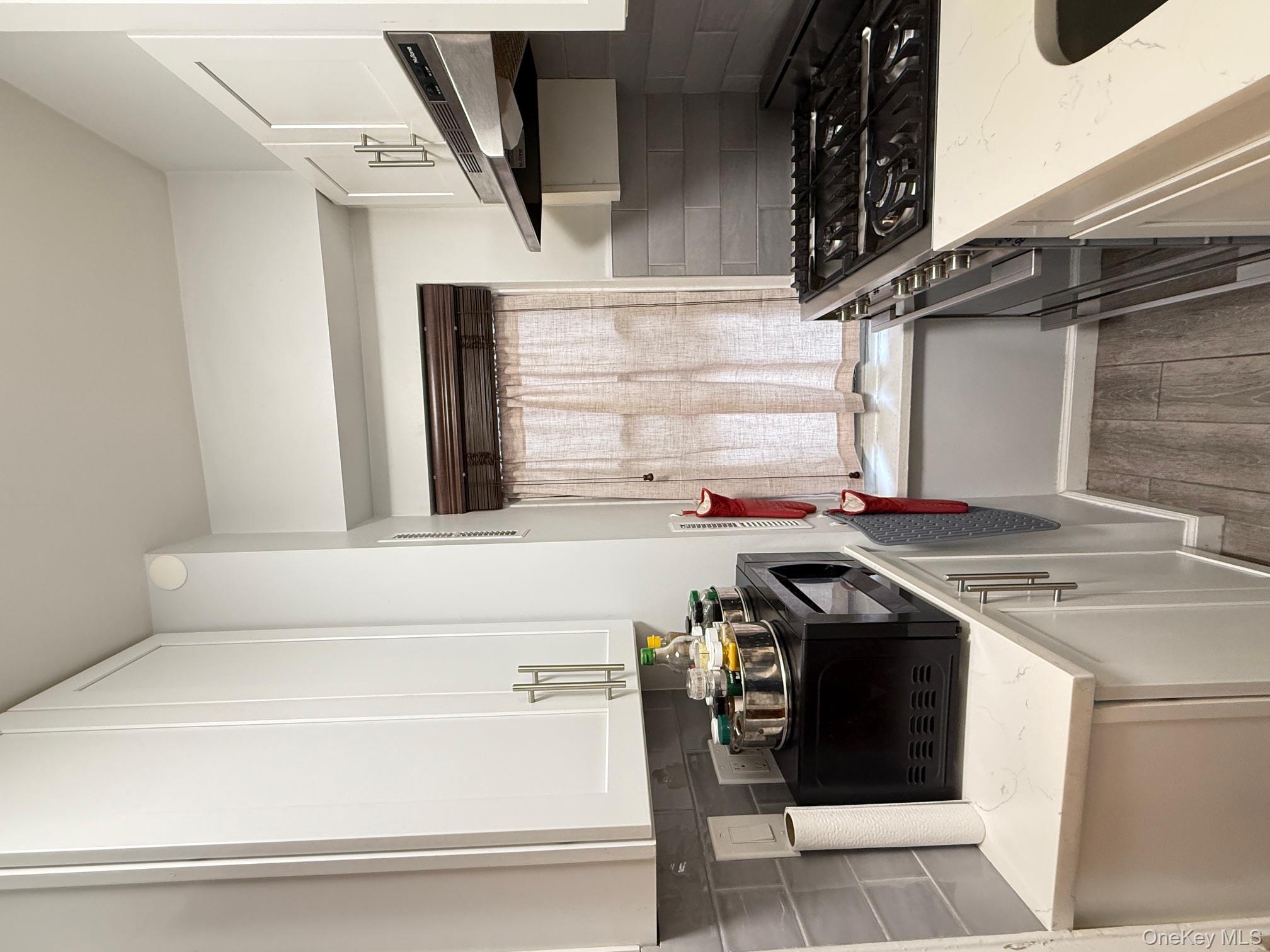 6740 Yellowstone Boulevard # 2O, Forest Hills, NY 11375