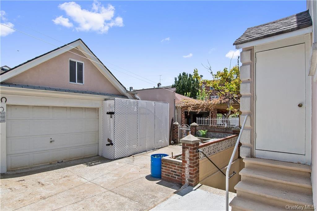 1616 Library Avenue, Bronx, NY 10465