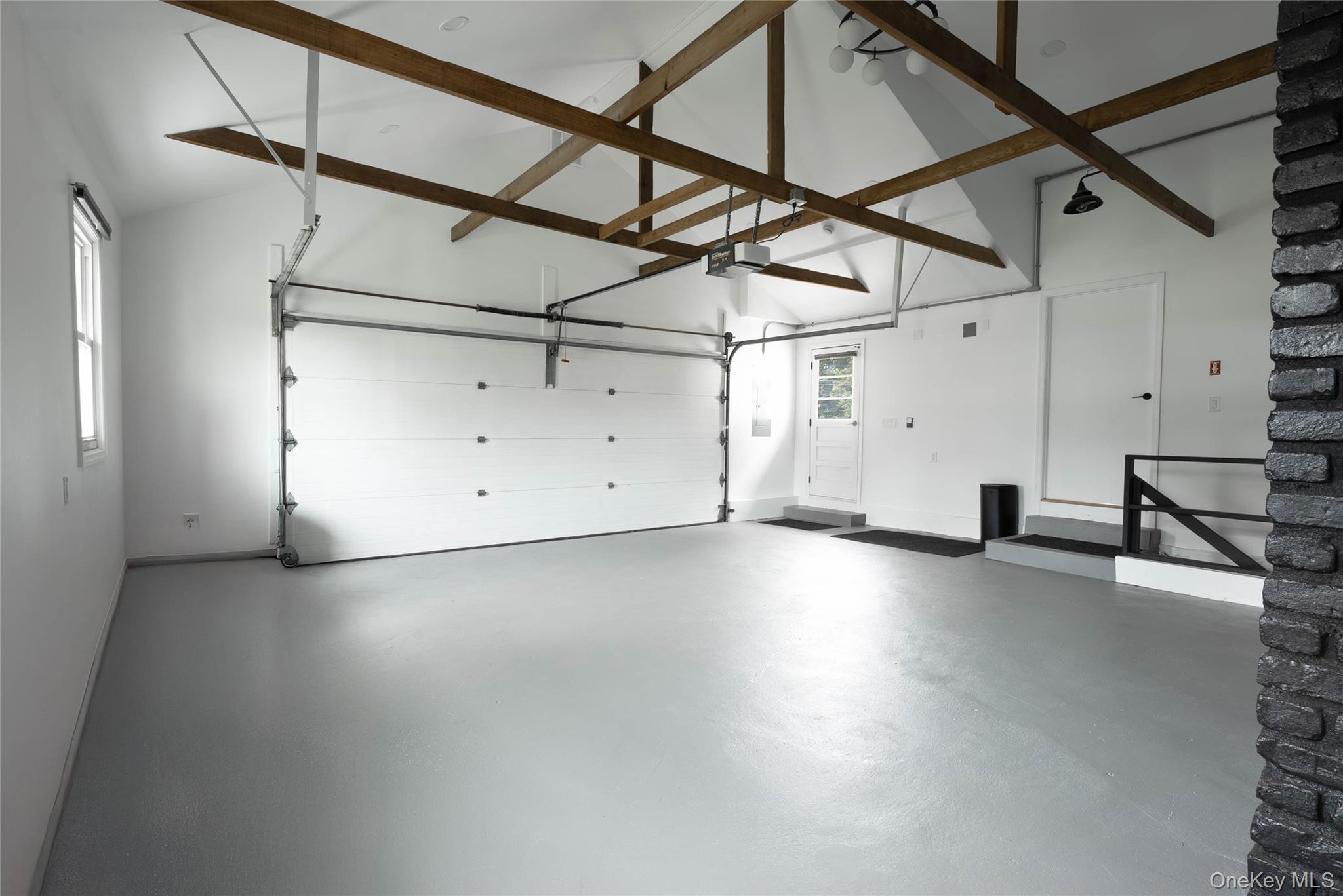 17 Underhill Drive, Southampton, NY 11968