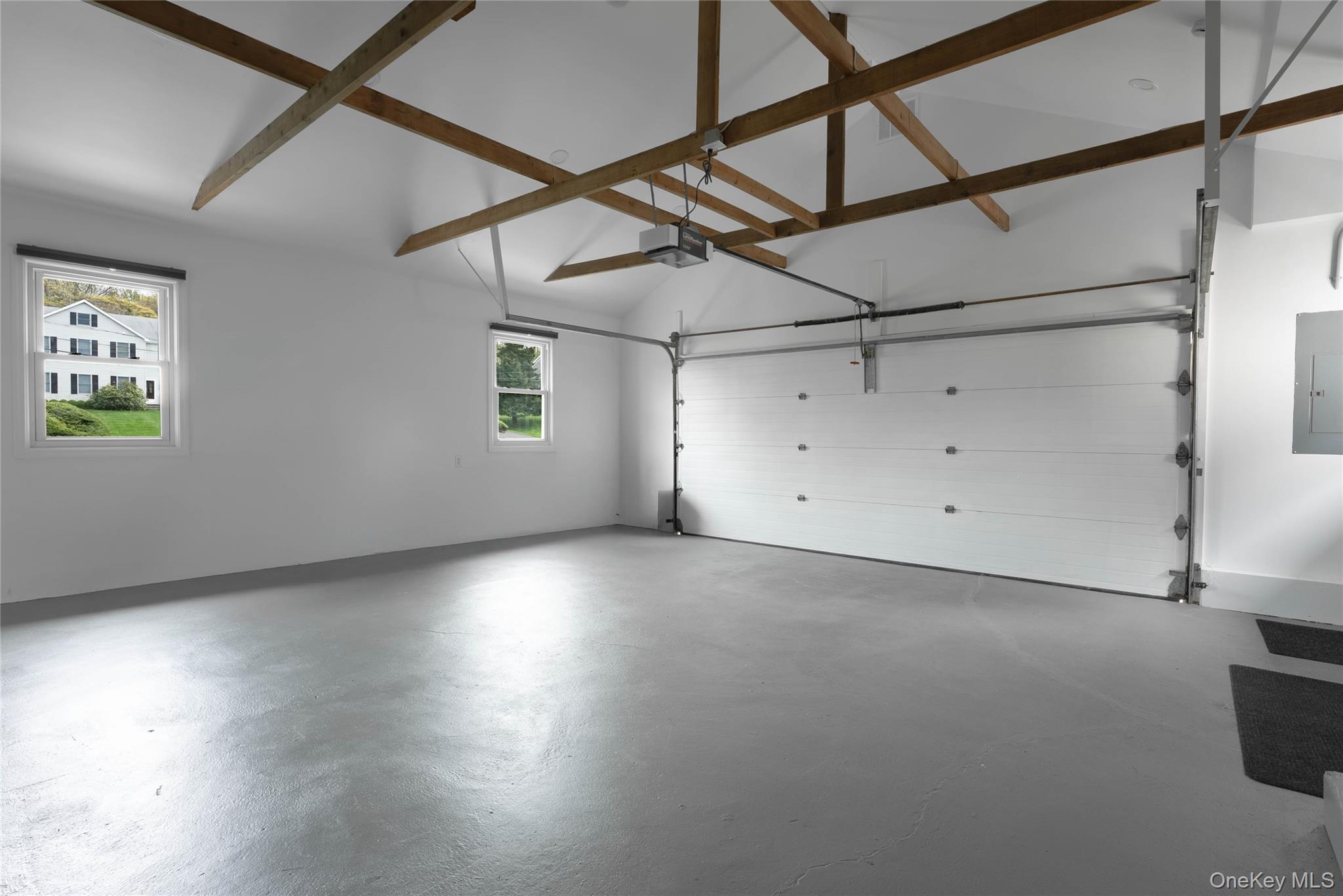 17 Underhill Drive, Southampton, NY 11968