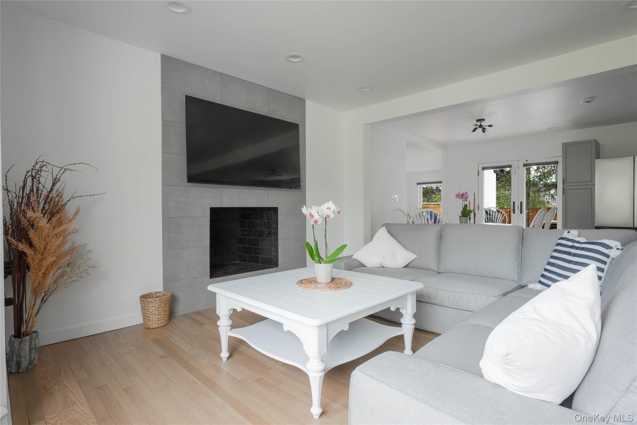 17 Underhill Drive, Southampton, NY 11968