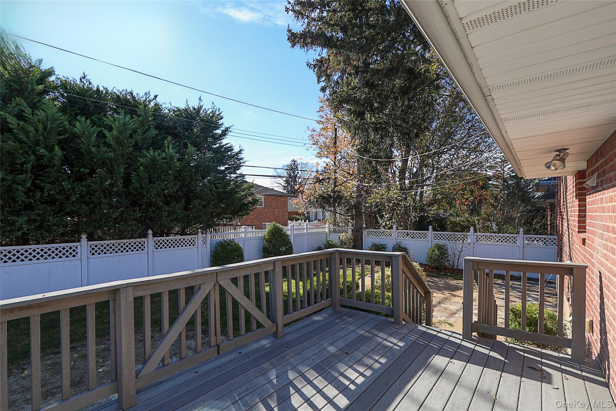 91 Birchwood Park Drive, Syosset, NY 11791