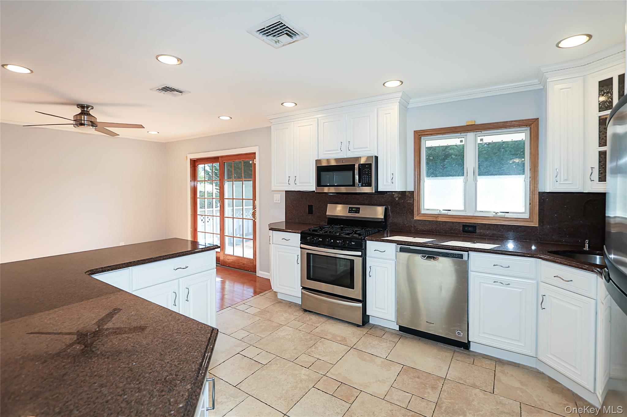 91 Birchwood Park Drive, Syosset, NY 11791