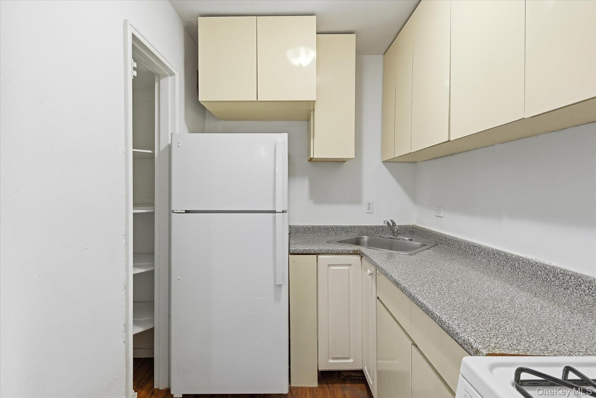 60-11 Broadway # 4N, Woodside, NY 11377