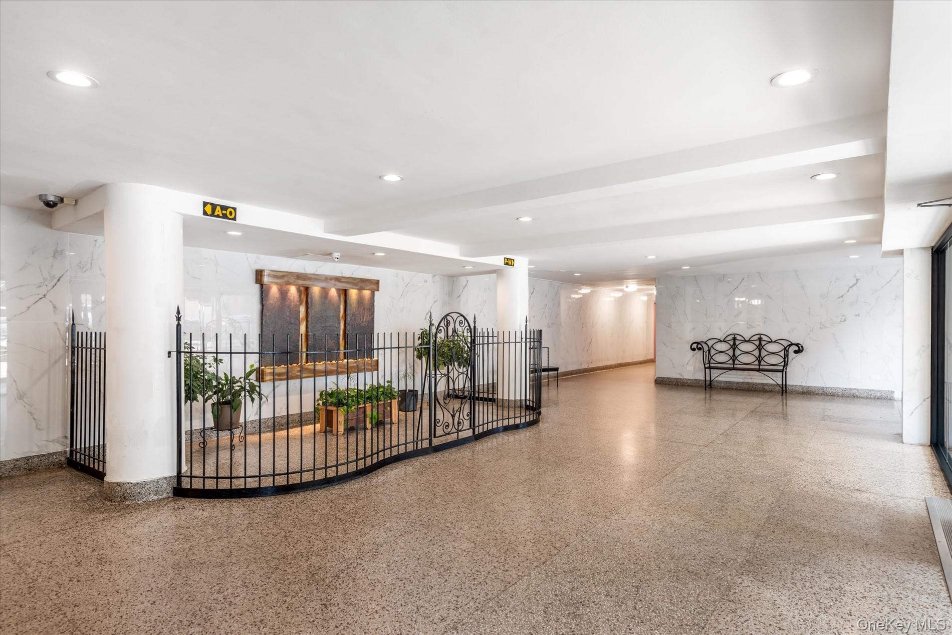 60-11 Broadway # 4N, Woodside, NY 11377