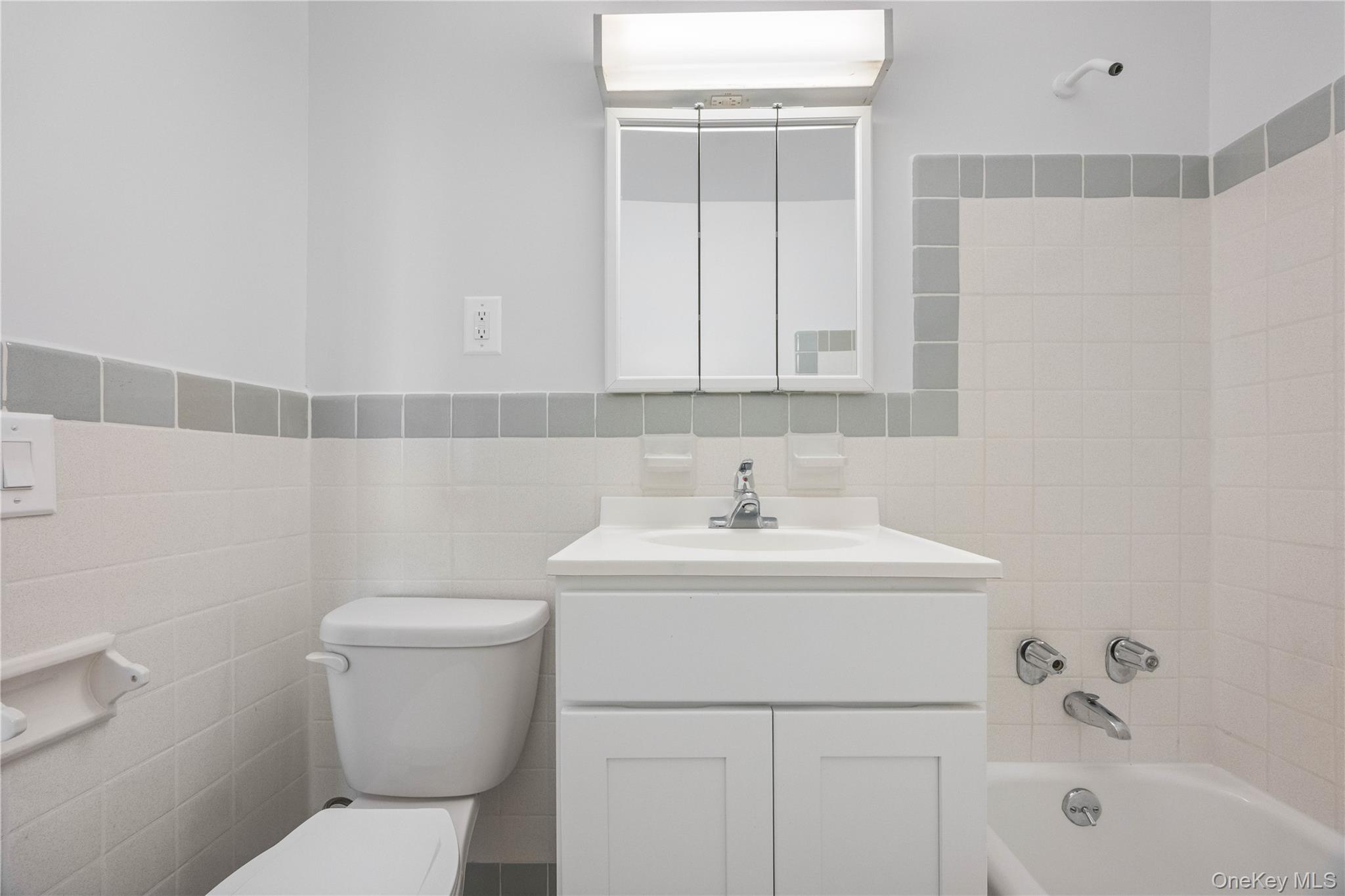 820 Boynton Avenue # 17B, Bronx, NY 10473